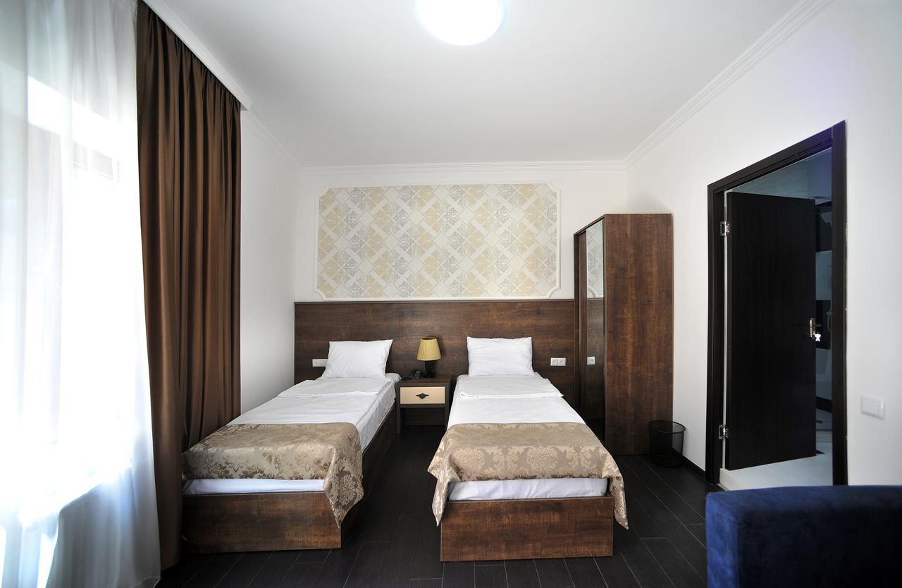 Rk City Hotel Тбилиси Екстериор снимка