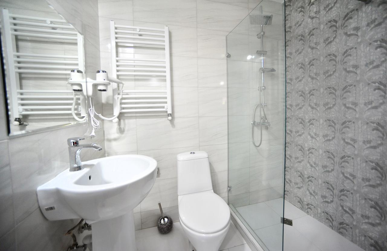 Rk City Hotel Тбилиси Екстериор снимка