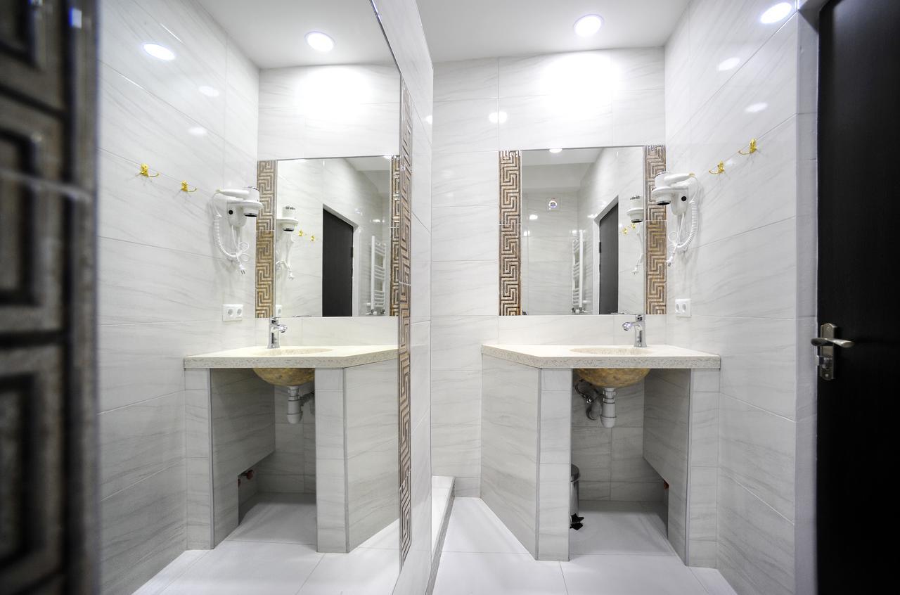 Rk City Hotel Тбилиси Екстериор снимка