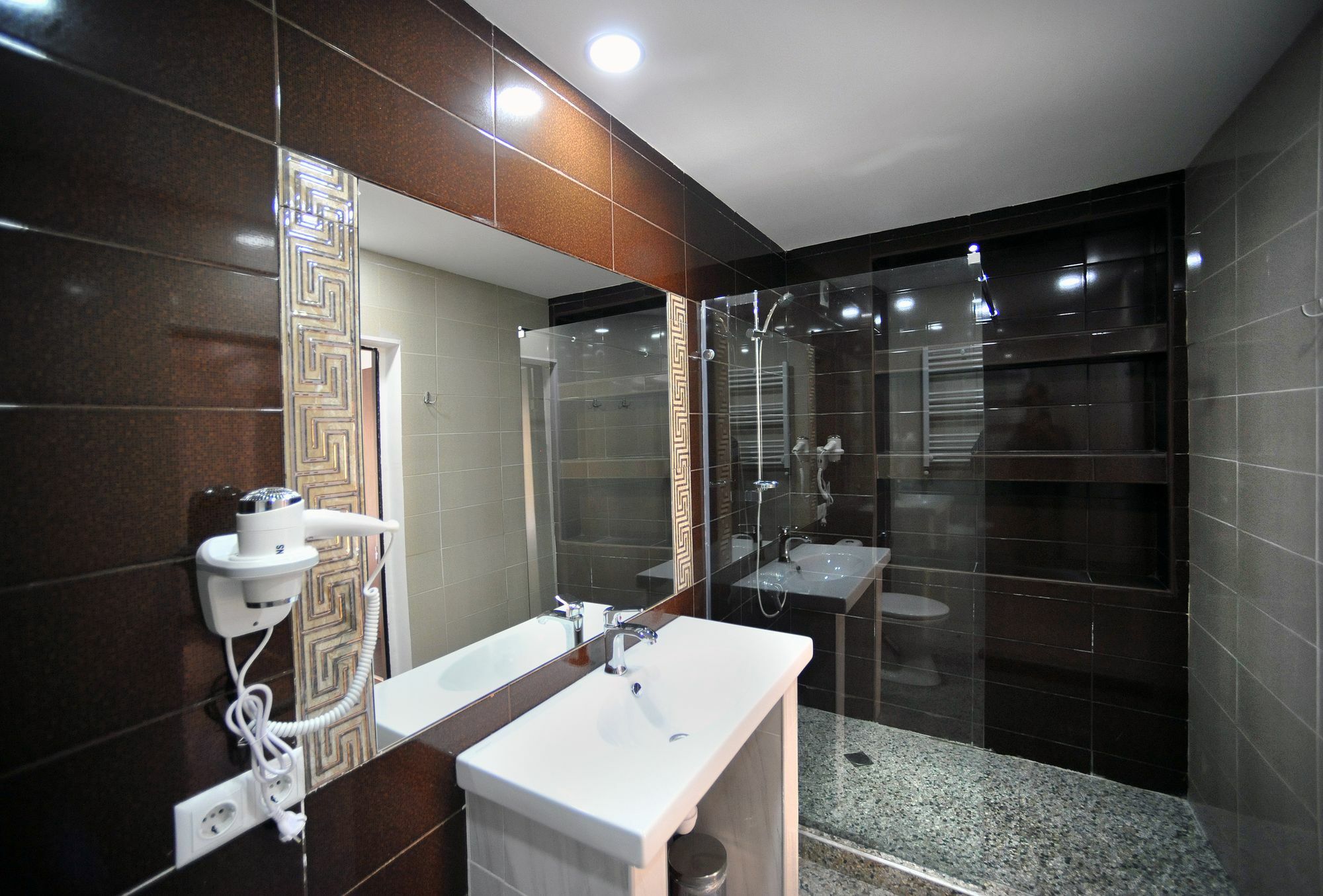 Rk City Hotel Тбилиси Екстериор снимка